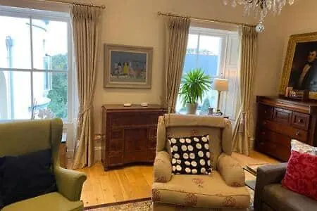 Award Winning, 2 Bedroom Apartment.10mins To City 아파트 *